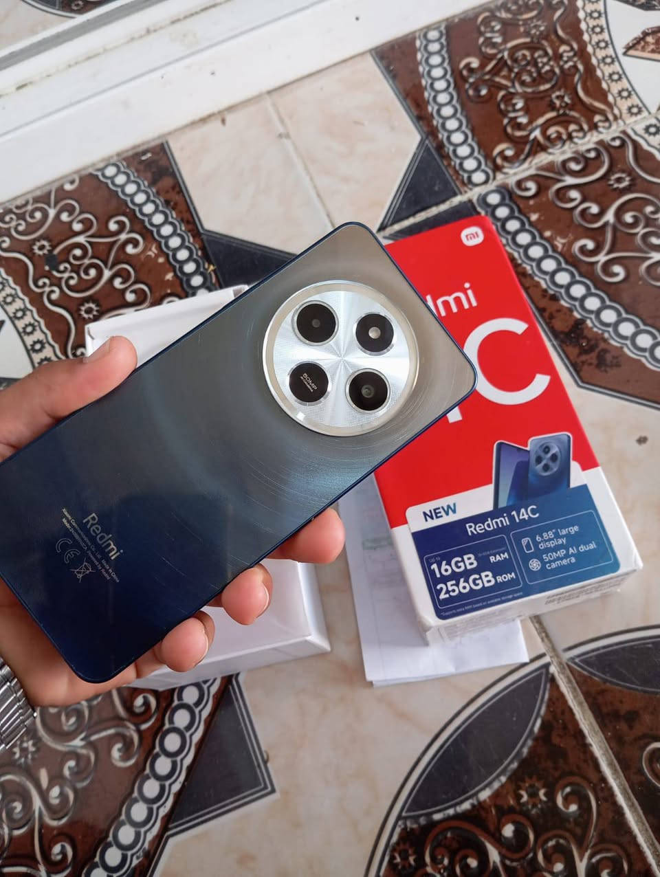 السلام عليكم للبيع تلفون ريدمي 14ذاكره 256رام16كامره 50ميكا بكسل الجهاز مستعمل 3ايام فقط للبيع مستعجل سعر 170وبي مجال مكاني كركوك ***********
