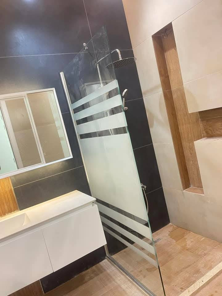 شركة البيات للزجاج والمرايا
السلام عليكم  تنفيذ كافه اعمال الزجاج  المقسى والمرايا والديكورات والامنيوم الG60.    عمل توب + جمالية 
*********** واتس موجود
