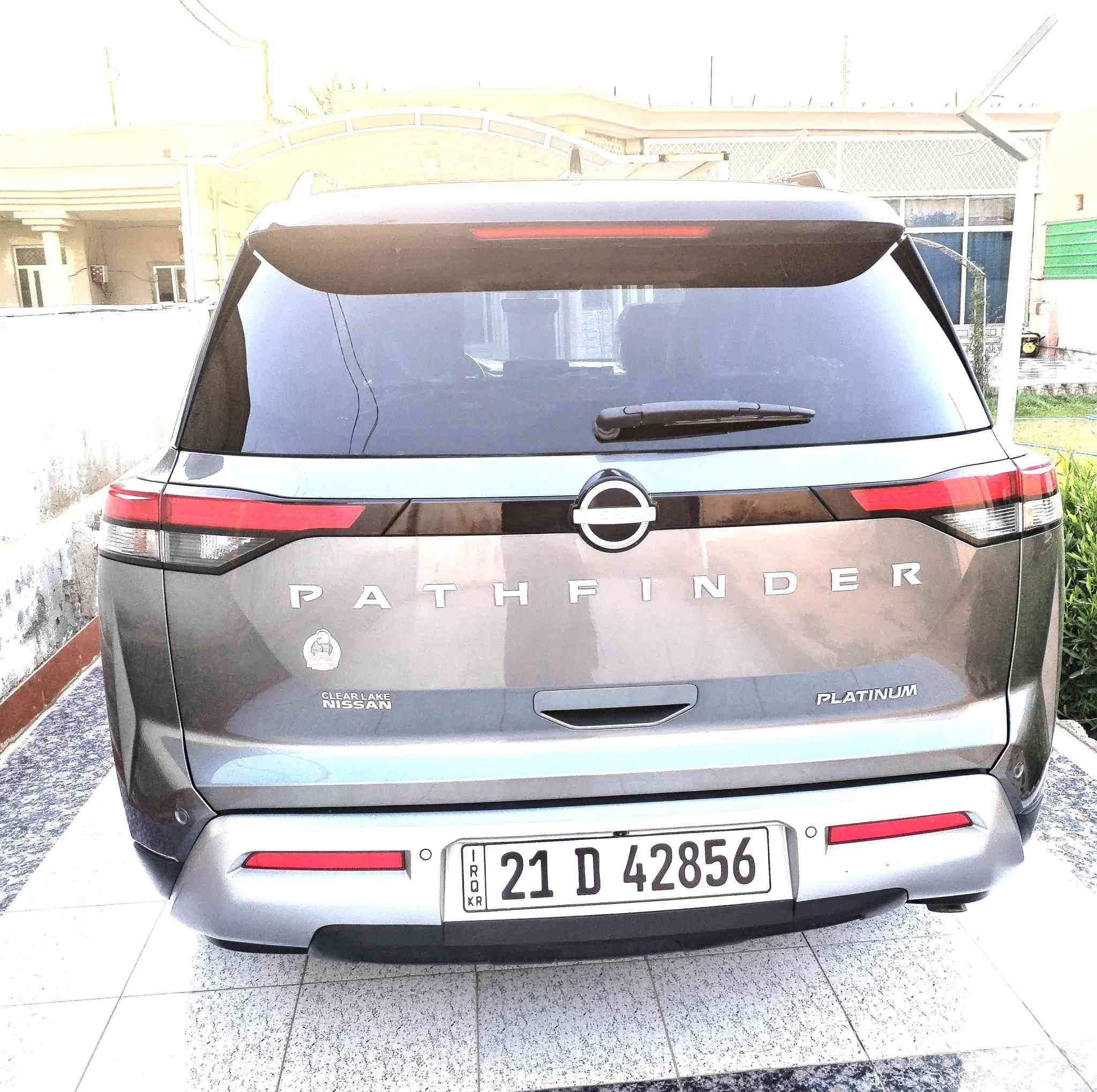 للبيع  : نيسان باڤندر
الفئه : PLATINUM بلاتينيوم

الموديل : 2023

حجم المحرك : V6 3500  

اللون : نفطي

الممشى: ١٣٣ الف كم

المواصفات :

بانوراما 

قياده ذاتيه

داتا شو 

كامرات 360 درجه

عدادات ديجيتال

تحكم وضعية استيرن كهرباء

بردات خلفيه 

بصمة تشغيل

بصمات ابواب 

تشغيل عن بعد

تدفئة وتبريدمقاعد اماميه وخلفية

هيتر ستيرن 

مقاعد جلد

رادار امامي و خلفي و جانبي 

تحديد مسار 

حساسات اماميه وخلفية

صندوك كهرباء 

7 وضعيات قيادة

اوتو ستوب 

اوتو هولد 

رقم سليمانية بأسمي سنوية لغاية ٢٠٢٩

مكان السيارة ديالى الخالص  

الضرر ؛ نص البنيد وشوية بالجاملغ بدون دواخل ايرباك استيرن فقط وراجع سستم    

تخم تاير

صور السيارة ورقم الشاصي وصور الضرر موجود بالمنشور

السعر ٢٦٠ ورقة وبي مجال بسيط ماكو هيج سعر وبهاي النضافه

الاتصال على الرقم

(***********)
