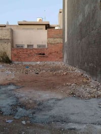 يالله. 🌷. للبيع قطعة ارض مساحة ١٥٠ م واجهة ٧ ونصف م نزال ٢٠ م  موقع جي...