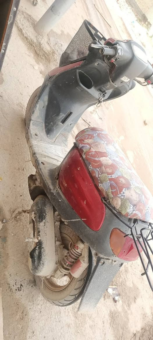 للبيع شغاله السعر 200 وبيها مجال ***********
