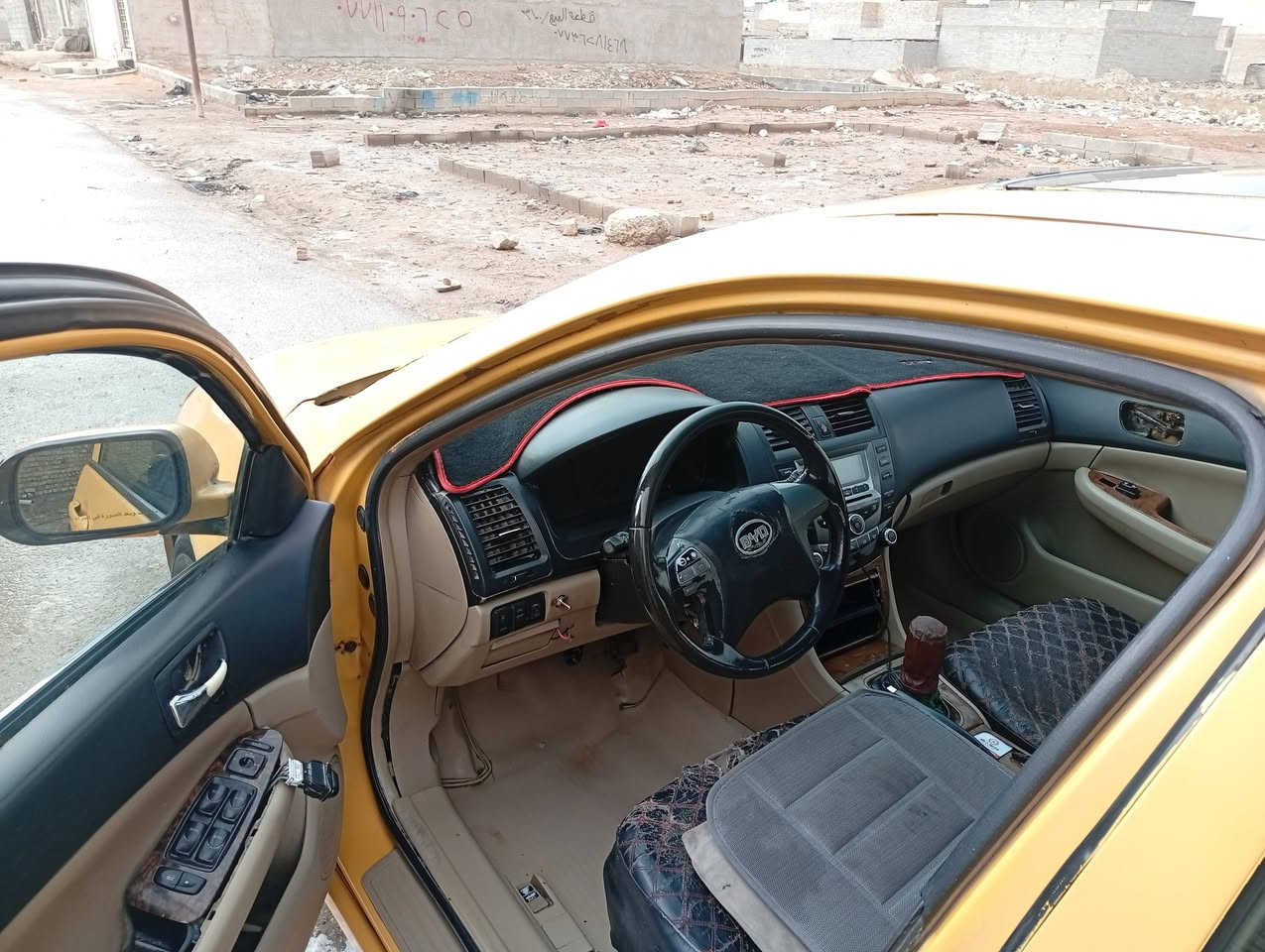 السلام عليكم بي وايدي t6بغداد تكسي مكينه وكير كورله قبل شهرين شادهن مصبوغه عام موديل 2011رقم بغداد انكليزي بسمي مصفره هيئه وغرامات مكان بغداد38 بيع مستعجل رقم الهاتف ***********بيه واتساب
