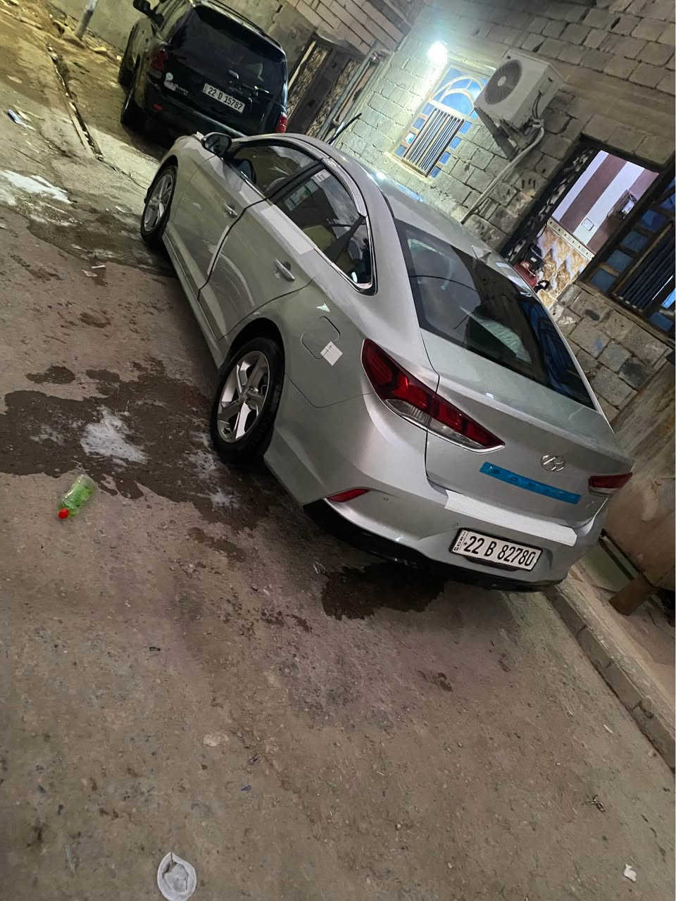 السلام عليكم سوناته 2022. وارد كوري بنازين خط واحد  رقم اربيل السياره كشنات جلد تحكم ستيرن شاشه رادارات السياه فول من عده البصمه و الفتحه و جديدي السياره مكفوله بس بيه قطعه و نص. صبغ و البيبان مقسمات صفحت السايق بس شرط لا مبدلات و لا مضروبات و الباقي كفاله مكينه ٢٠٠٠ دوش ما مفتوحه كير ب الباكيت السياره ماشي 70 السياره كلش حلوا و جديده 
مكاني البصره 
السعر 170 و بيه مجال                                               *********** البصرة, العراق
