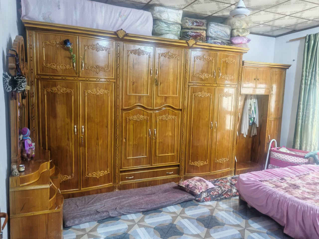 سلام عليكم غرفترخشاب للبيع سعر من لخير بدون معامله675 /// ***********

