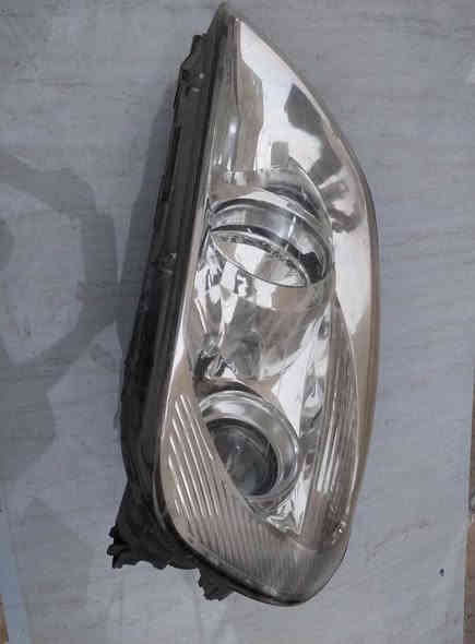 السلام عليكم                         
لايت كارنز خليجي صفحة اليسار كامل مع الكلوبات. 
للاستفسار :- بغداد/كراج الخالدي  ساحة الطيران / الشارع العريض 
ابو علي / ***********
