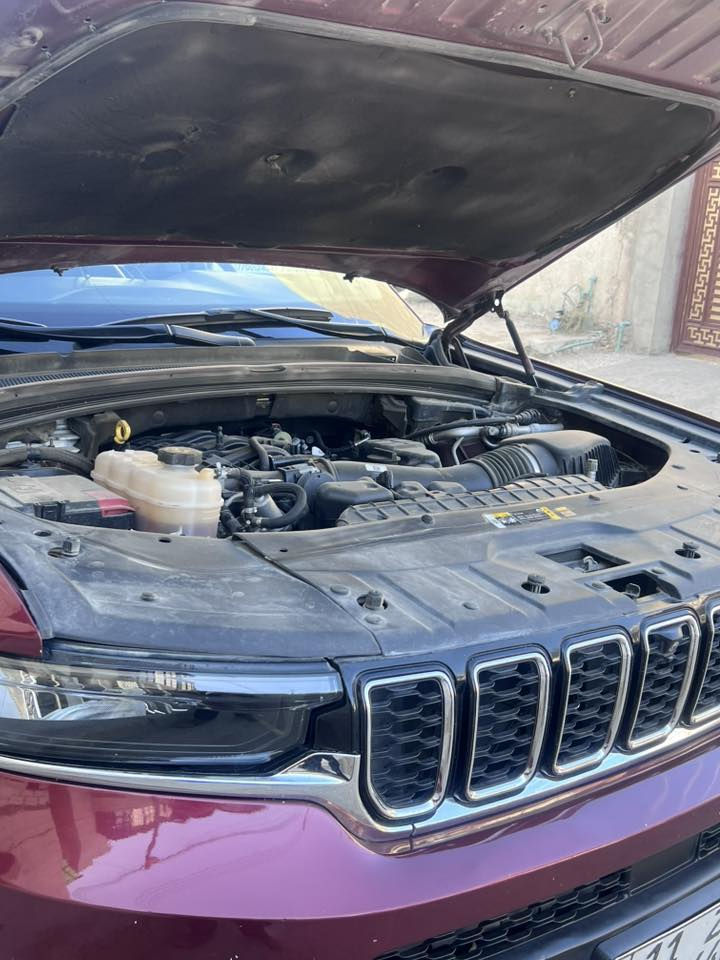 🚗 للبيع: جيب شيروكي ليمتد 2023
📍 مكان السيارة: بغداد 
📞 للتواصل: ***********
💰 السعر: 230 ورقة – قابل للتفاوض
📊 المسافة المقطوعة: 23 مايل فقط
🛠️ المحرك: 6 سلندر – 3600cc

⚙️ المواصفات (فئة ليميتد):
• مقاعد جلدية فاخرة
• مقاعد أمامية وخلفية قابلة للتدفئة
• فتحة سقف بانورامية
• 7 مقاعد
• نظام دفع رباعي (4WD)
• تشغيل عن بُعد
• بصمة تشغيل
• بصمة أبواب
• شاشة وسطية كبيرة تدعمApple CarPlay
و Android Auto
• كاميرا 360 درجة
• باب خلفي كهربائي
• مصابيح LED أمامية وخلفية + أضواء ضباب
• مرايا جانبية كهربائية + نوافذ كهربائية بالكامل
• مقاعد فخمة 
• ناقل حركة ماوس 
‎شاشات عدد ٣ 
كامره عدد ٣ 
وبعد هواي مواصفات 

⚠️ أضرار السيارة:
ابيع السياره حزام بدون لغود وشواصي حادث سطحي

