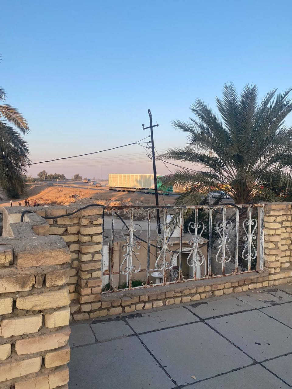 سعر 70 مليون  اقل من سعره الحقيقي 
سلام عليكم بيت للبيع طابو زراعي سند 25  📍 موقع نزله جسر الغالبيه طريق بغداد تجاري وسكني تفاصيل اكثر اتصل على الرقم *********** يوجد ايضا واتساب #ديالى
