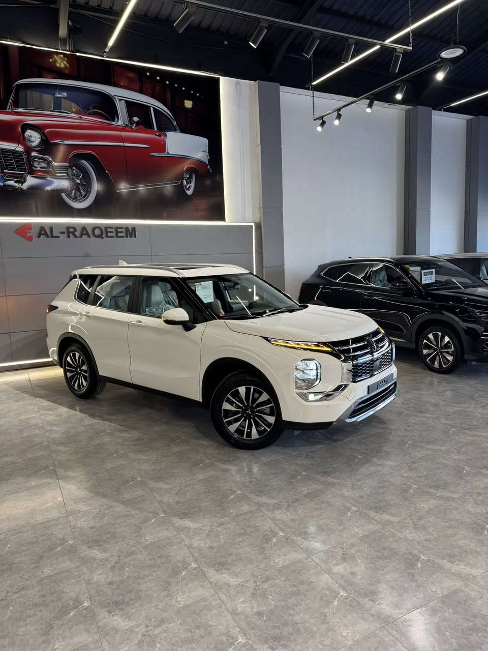ياباني مصنع يابان 🇯🇵 مواصفات فول👌
ميتسوبيشي اوتلاندر - MITSUBISHI OUTLANDER 

- الموديل 2026

- المحرك 4 سلندر 2500

- العداد 0km

- كيجات دجتل

- اكثر من ٥ وضعيات قياده 

- بانوراما

-ويل قياس 18انش

- شاشه كامره خلفيه

- المقاعد 7 راكب جلد

-حساسات امامية + خلفيه

............

- للمعلومات زياره موقعنا :

- الرقيم - اربيل / شارع 100 المعارض / بجانب محطه بانزين هوگر مقابل هفته بازار 1

- او الاتصال على:

*********** 📞 

*********** 📞 

*********** 📞
