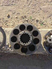 للبيع قطع حفاره هيتاشي الرقم 07760299259
