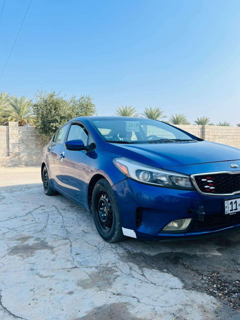 كيا فورتي وارد أمريكي 2017 ضررها باب وجاملغ 
رقم بغداد بأسمي  عارضها 122 وبيها مجال

رقم الهاتف (***********)
