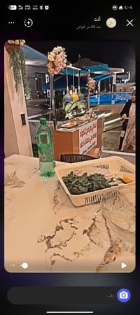 عربه بوفي مفتوح معه ميز كبير وميزين صغير معه مواعين وكلاصات كامل للستف...