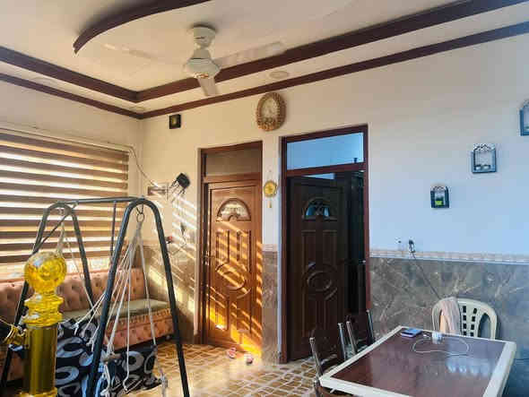 عروض مكتب انوار الخير
دار للبيع حاوي الكنيسه
زراعي 
١٠٠ متر مربع طابقين 
طابق الول استقبال ومطبخ 
وهول وغرفه نوم
وصحيات
طابق ثاني غرفتين نوم وهول 
وصحيات وبيتونا
دار ركن ****سعر ١٠٥ مليون ومجال
***********
***********
ابو عمران للعقار 
عنوان المكتب مقابل الكمرك 
قبل البناء جاهز
