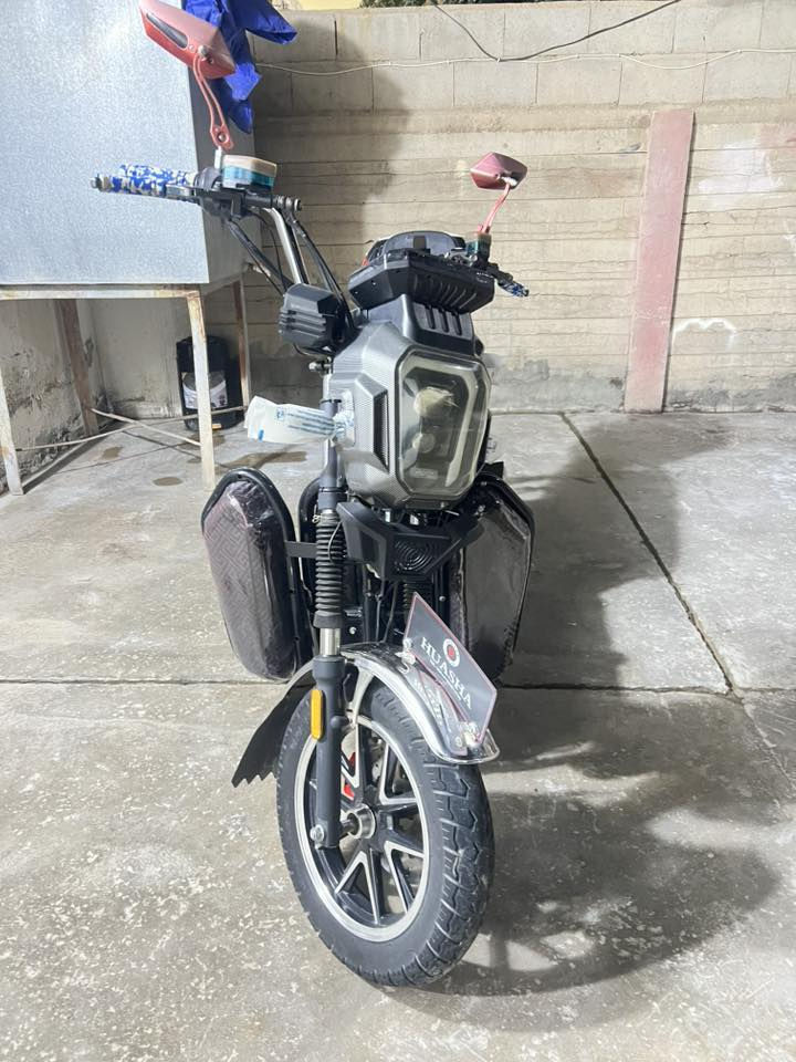 السلام عليكم
للبيع دراجة شحن هيوشة 2024 اول وجبة 
شرط نضافة الگشر والبطاريات تقرة 10 
كهربائيات كلها شغالة دوشمة جديدة وكماليات 
مرتب ع اخر حبة بس تشغل وتطلع 
السعر 580 وبي مجال ان شاء الله 
مكاني كبيسة يتوفر توصيل حسب الاتفاق 
للاستفسار الاتصال 
***********
