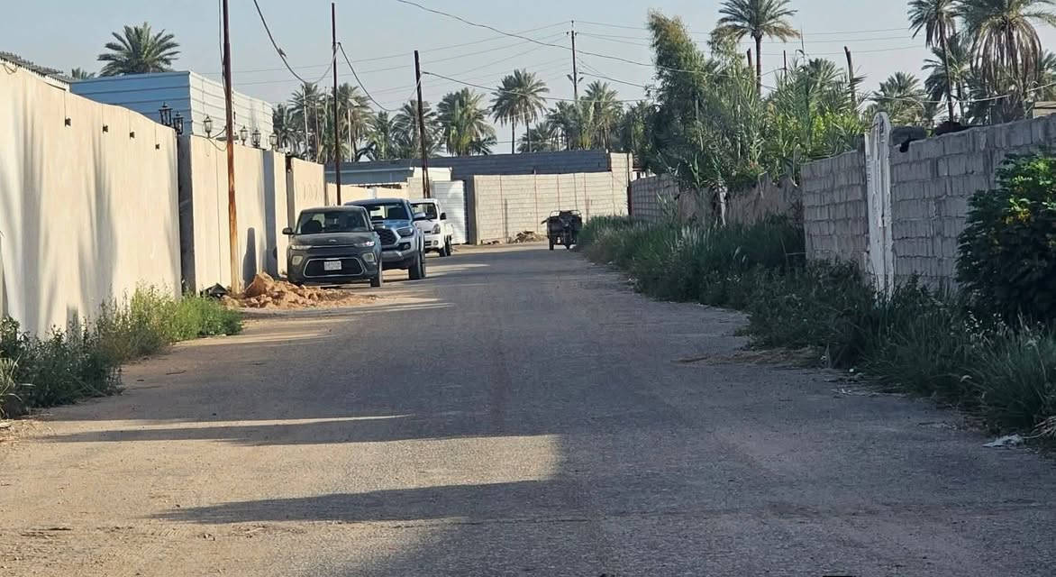 عقار مميز في كربلاء💯
✅نص ️دونم للبيع واجهة 45 م
 وجه على شارع تبليط مباشر 

✅️متوفرة كافة الخدمات
تبليط، ماء، كهرباء، مدارس
طابو سند 25 تحويل أسهم 

✅️الموقع كربلاء - منطقة الزبيلية 
شارع أم البنين قرب مستوصف طنوبة 
يبعد عن شارع رابط الزبيلية 5 كيلو 
يبعد من مركز مدينة كربلاء 15 كيلو 

💰السعر 80 مليون عقاري كربلاء 

📞 إتصل الآن:  ***********
