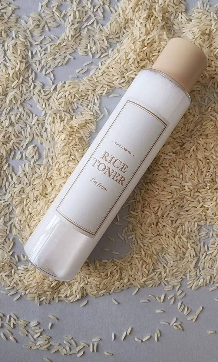 oner تونر الأرز
77.78% مستخلص من أرز من كوريا، مرطب للبشرة 🤍✨✨

يحتوي تونر الأرز هذا على 77.78% من مستخلص الأرز، مما له فوائد واضحة في العناية بالمرونة. إن تكوينه لحاجز وقائي ليس فعالاً في منع فقدان الماء فحسب، بل يزيل أيضًا خلايا الجلد الميتة، مما يجعل البشرة رطبة وبريقًا من خلال إعادة توازن البشرة الجافة والمتعبة. لا يقتصر تونر الأرز هذا على أنواع معينة من البشرة، فهو يناسب الجميع بشكل جيد، بما في ذلك أنواع البشرة الدهنية والحساسة والجافه والمختلفة 
المنشأ كوريا الأصلي 🇰🇷🇰🇷🇰🇷

🚘يوجد خدمة توصيل لجميع محافضات العراق🚘


**إذا كنت صاحب هذا الإعلان وتريد حذفه لأي سبب، رجاءا أرسل رسالة إلى الدعم الفني**