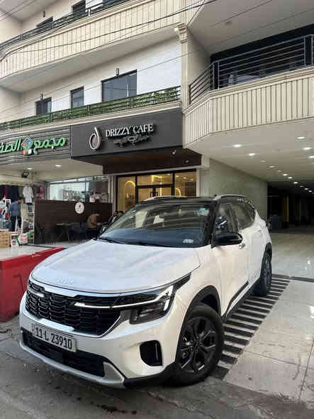 السلام عليكم 
للبيع كيا سيليتوس 2024 خليجي السعر 148
تو كلر فول مواصفات
سقف بانوراما 
بصمة
شاشة كبيرة متصل ديجتال
تحديد مسار
كروس مثبت سرعة 
4وضعيات قيادة
قيادة ذاتية 
اوتو هولد 
توقف ذاتي 
هاند بريك بصمة
رادار امامي خلفي 
كشنات جلد
السيارة ماشية 15 الف 
صار بيها هذا الحادث بابتين مثل ماموضح بالصور واحد مصلح والخلفي لا
بدون ايربالك 
السعر 148 ورقة ومجال بسيط
مكاني بغداد الوزيرية 
للأستفسار ***********
