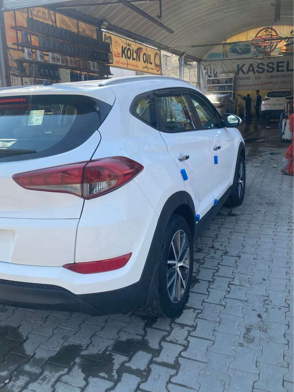 سلام عليكم  توسان للبيع مديل 2017
سيارة مكفولة جاهزة مالت جناي ماشية 88
مكينة مامفتوحة على الشرط رقم نجف
موصفات الشركة العامة
مري شفط
تحكم صوبين
تبريد خلفي
شاشة كامرة
كشاف امامي
حساس خلفي
سعر السيارة 168 وبيها مجال مكان السيارة نجف حي الوفاء
الاتصال على الرقم *********** النجف, العراق
