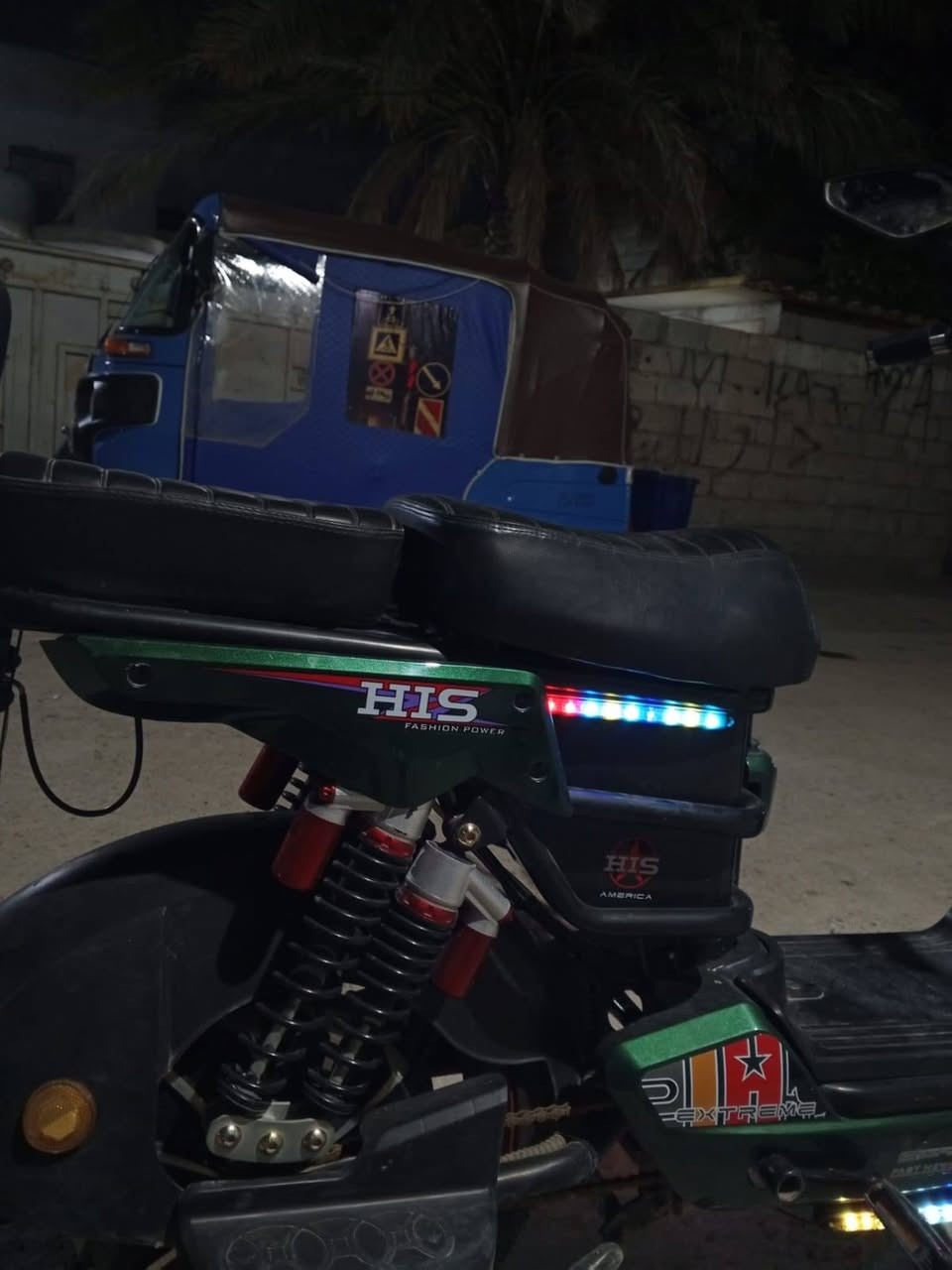 دراجه شحن نضيفه حلوه بكان ديالى بعقوبه بهرز السعر 450وبي مجال قليل


**إذا كنت صاحب هذا الإعلان وتريد حذفه لأي سبب، رجاءا أرسل رسالة إلى الدعم الفني**