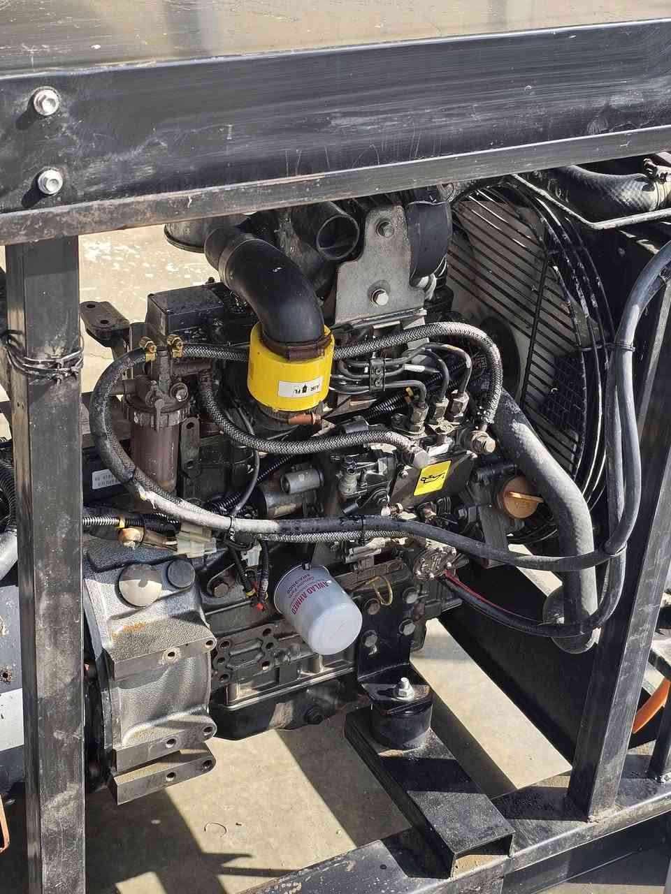 للبيع ،،
السعر  ٢ مليون ونص ،،
مولد كاز  ٣ بستم ياباني اصل اوتو اخو الجديد شاصي وكابينه حديد اصل كلش نظيفه  ٧ ونص KV  جاهزه ماعايزه برغي ،،
للاستفسار  ،،  *********** ،
