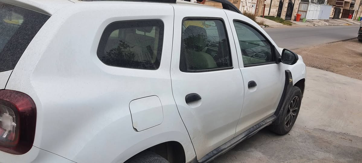 السلام عليكم رينو داستر ٢٠١٩
السيارة رقم بغداد باسمي
المحرك جيد جدا
الكير مبدل وجيد جدا
التبريد جيد جدا
المسافة المقطوعة : 150.000كم
السيارة بيها بارد بالجهة  الي بصف السايق  بالجاملغ الأمامي والخلفي 
المكان بغداد الكرخ
للإستفسار التواصل على الرقم ***********  ابو هيمن
السعر : ٨٨ ورقة وبيها مجال

