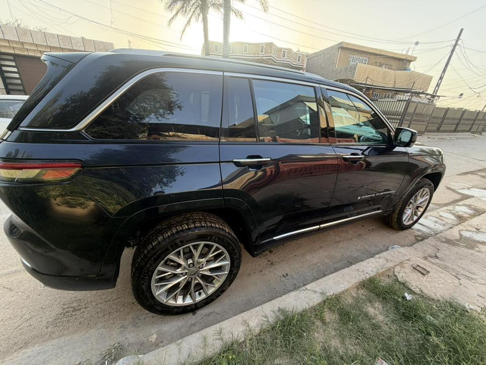 Jeep Summit 4Xe Plug-in Hybrid
جيب سومت ٢٠٢٣ رقم بغداد  مغلفه ppf 
أعلى فئة بالجيب  فول مواصفات فورويل بارنوما 
هايبرد + بلك أن ( أعلى فئة بالجيب )
تمشي على الكهرباء ٤٠ كيلو بدون متشغل المحرك : العداد: 46 الف
المحرك: 2000 تيربو 380 حصان يعادل مكينة5.7
 وارد امريكي بيها قطعتين صبغ باب وجاملغ بدون ايرباك وصور الحادث موجوده بالمنشور
المواصفات:

5 بصمات

نظام تعليق هوائي ( جكات 

رادار ( امامي - جانبي - خلفي )

قيادة ذاتية

مستشعر نوم السائق

أربع كامرات محيطية 360

خمسة بصمات دخول ذكي بدون مفتاح

بانوراما

كشنات دبل كهرباء + مساج + تدفئة + تبريد

أنارة محيطية

نظام الصوت ماكنتوش ( 19 سماعة )

شاشة وسطية + شاشة امام الراكب

فتح الصندوق الخلفي مع حركة القدم

حساسات أمامية + خلفية

مكان السياره بغداد
 

للاستفسار: ***********

