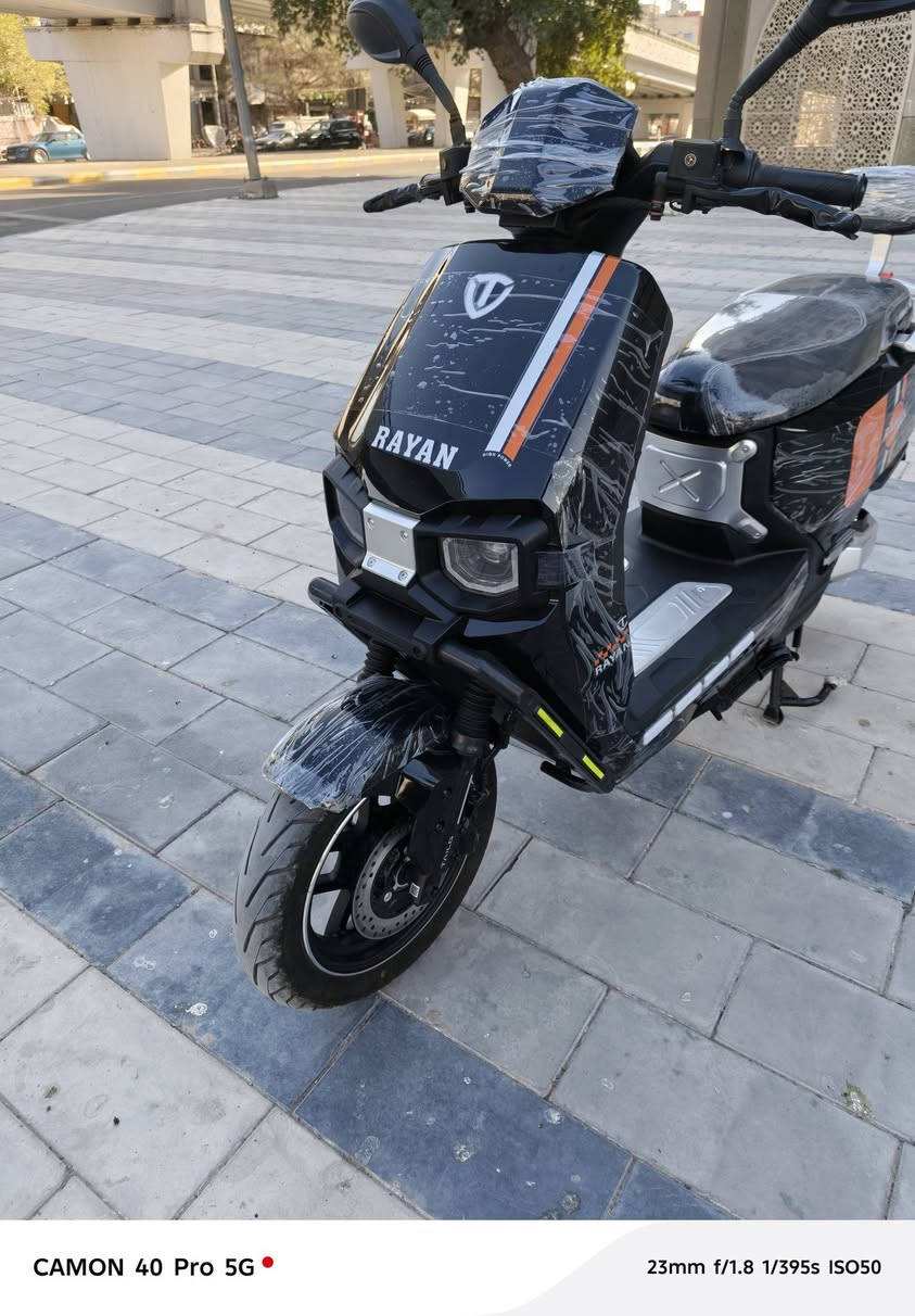 السلام عليكم دراجه شحن ريان وحشي جديدة زيرو6 بطارية كبيره مسطره 38 أمبير ملف 2000 سرعة 80 البيع عنوان بغداد ساحة الوثبة سعره 900     ***********
