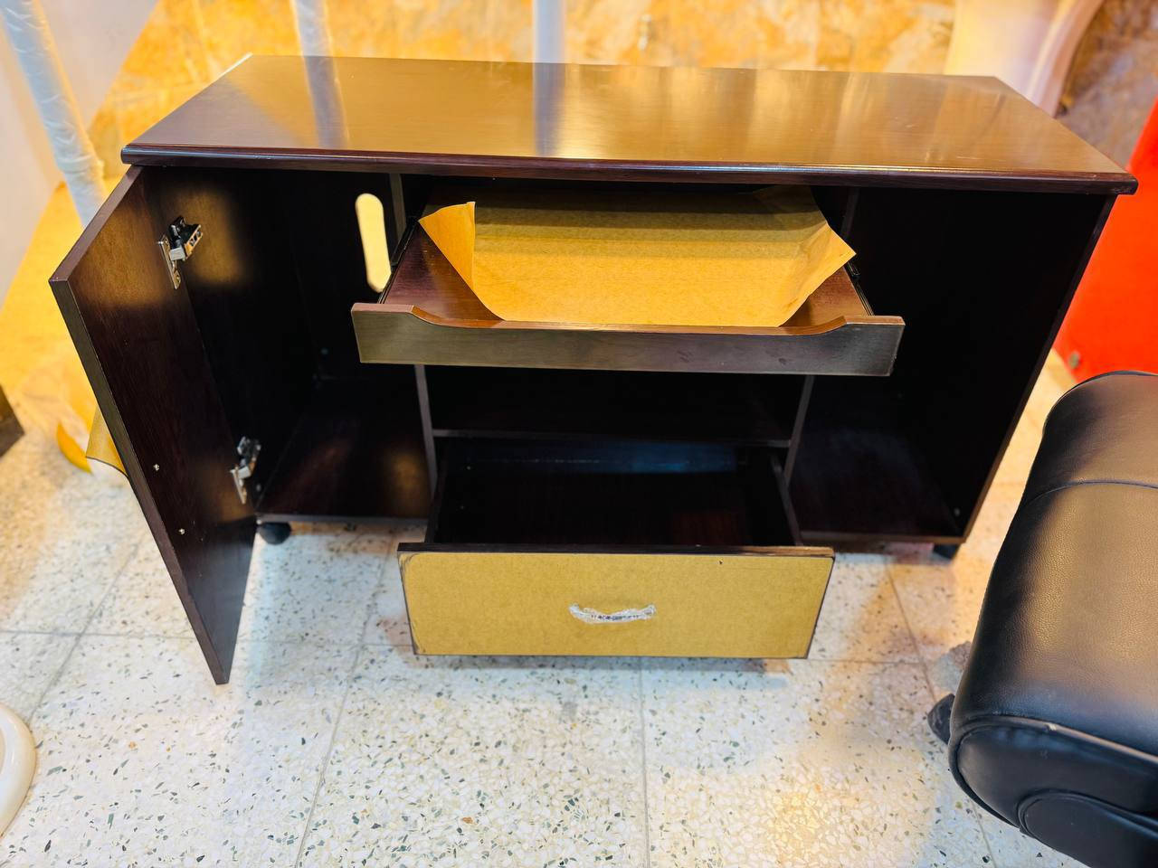 السلام عليكم ميز حاسبه ام دراسي جديد خشب ثقيل وياه كرسي دوار الثقيل ب70 قفل بدون عمله


**إذا كنت صاحب هذا الإعلان وتريد حذفه لأي سبب، رجاءا أرسل رسالة إلى الدعم الفني**