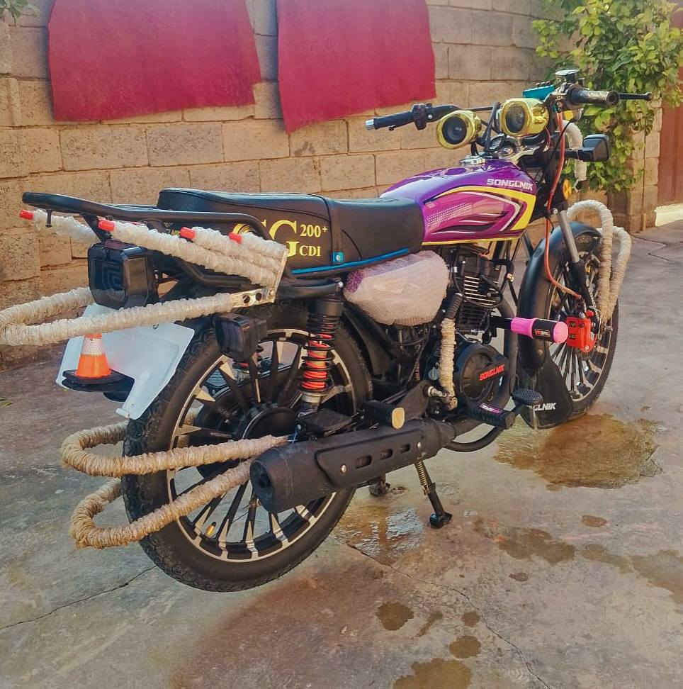 دراجه سيفان موديل 26 مكينه 200نضافه فول ماشيه 2500 بعدهه عله وضع الشركه اوراقهه اصوليه اتروح اترقم كبل اي نقص مابيهه مكاني شهربان الهارونيه اتصل ***********
