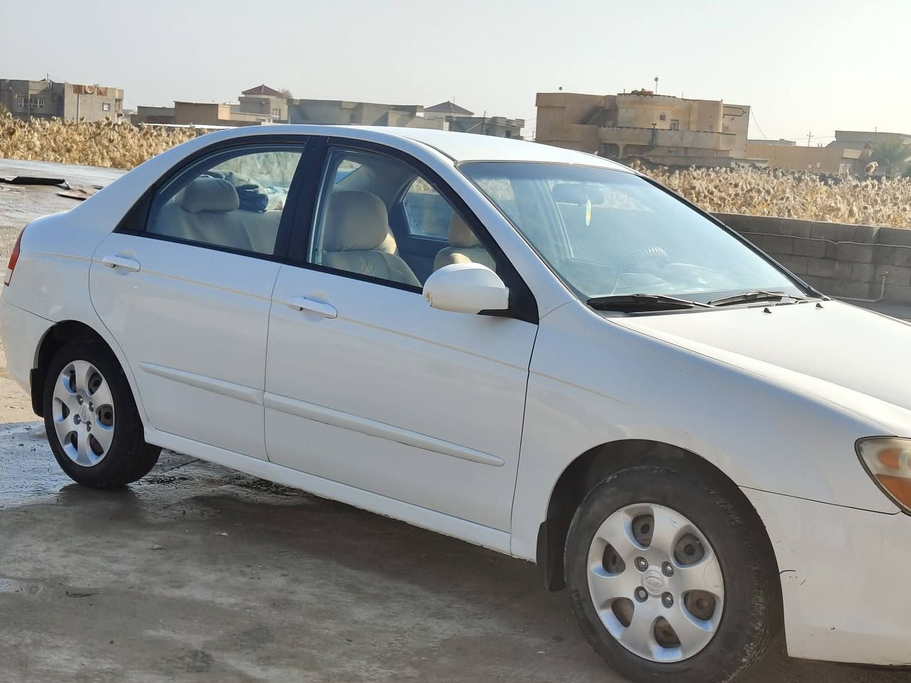 السلام عليكم سيارة نوع سبكترا موديل 2008 امريكي بدون ضرر (كلين) ماعدا ملاحظات بسيطة  محرك 20 گير عادي رقم صلاح الدين بأسمي تحويل ثاني يوم السعر اتصل وادللل
رقم ***********
