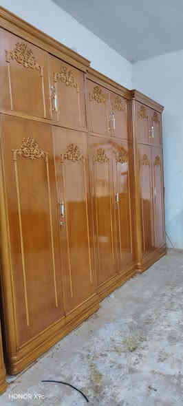 السلام عليكم غرفه كامله ام ست بيبان طابقين شغل درجه اولى لغرفه نظيفه كلش اي نقص ما به الغرفه جاهزه وكامله سعر  1250 شامل شد والتوصيل مجاني داخل النجف والشراي يتصل مكاني نجف من ناحيه النور ***********((((((((())))***********
