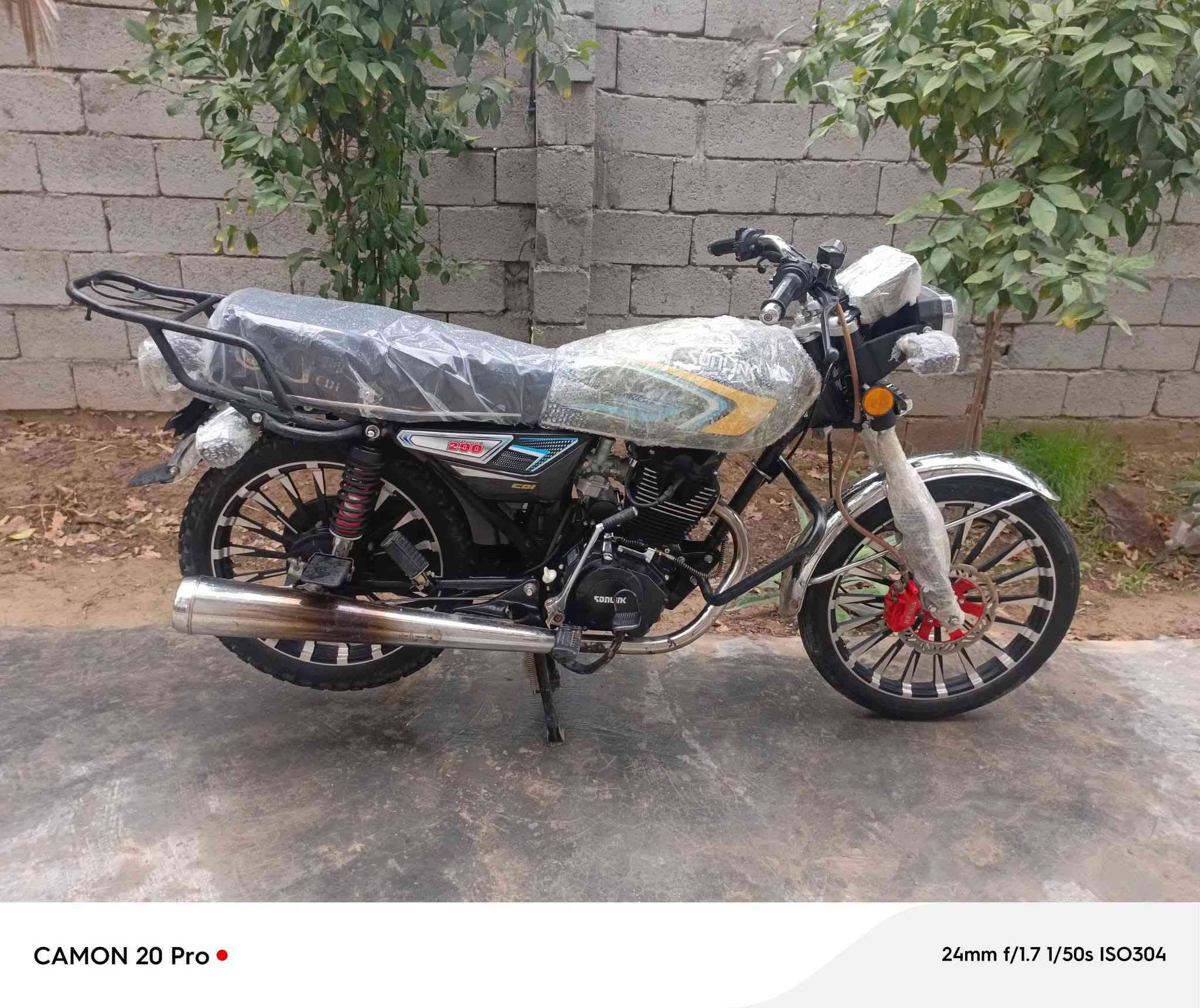 سلام عليكم دراجه سيفون ٢٤شكل ال٢٥ محرك ٢٠٠اوراق كامله دراجه نضيفه حيل للبيع السعر ٧٥٠ وبيه مجال


**إذا كنت صاحب هذا الإعلان وتريد حذفه لأي سبب، رجاءا أرسل رسالة إلى الدعم الفني**