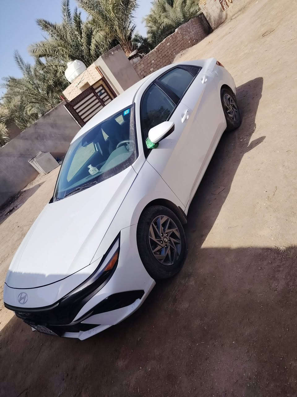 السلام عليكم الانتره موديل 24 وارد امريكي بيه بس قطعه وحده والباقي كله كفاله مكينه 2000 الديوانية ***********
