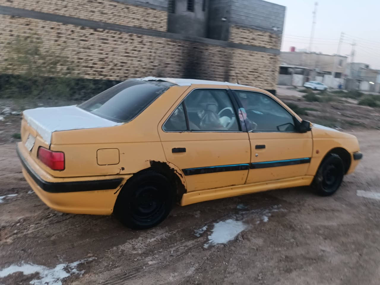 سلام عليكم بيجو باص 2013 راعيه موجود هيئه وغرامات مااعرف شكد عليه سنويه متهي بل 2019سياره كير مكينه كفاله حداديه ستوني مسويه مشط باور كفاله تخم بلكات جدد نوزلات جدد الله شاهد سياره تخبل وترايك وين ما تريد كلشي شغال بيه بيه مضومه زنون تبريد عوزه غاز سعر 18 والي ما عده يأخذه بلاش عنواني بصره عويسان ***********
