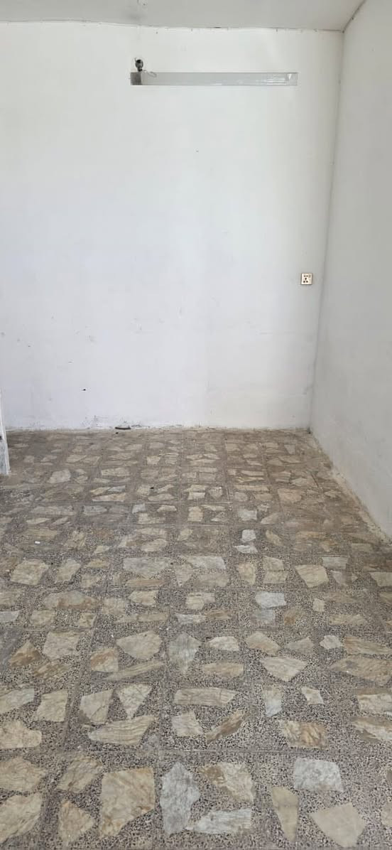 سلام عليكم إعلان 📣🗝️📣
بيت  للإيجار غرفتين وصاله وحمامين ومطبخ
حي النصر خلف المدارس للاستفسار الاتصال على الرقم ***********
الايجار شهرياً ٢٥٠ الف دينار عراقي 

مكلفه بالنشر ولا أملك اي معلومات إضافية عن ماوجد بالمنشور
