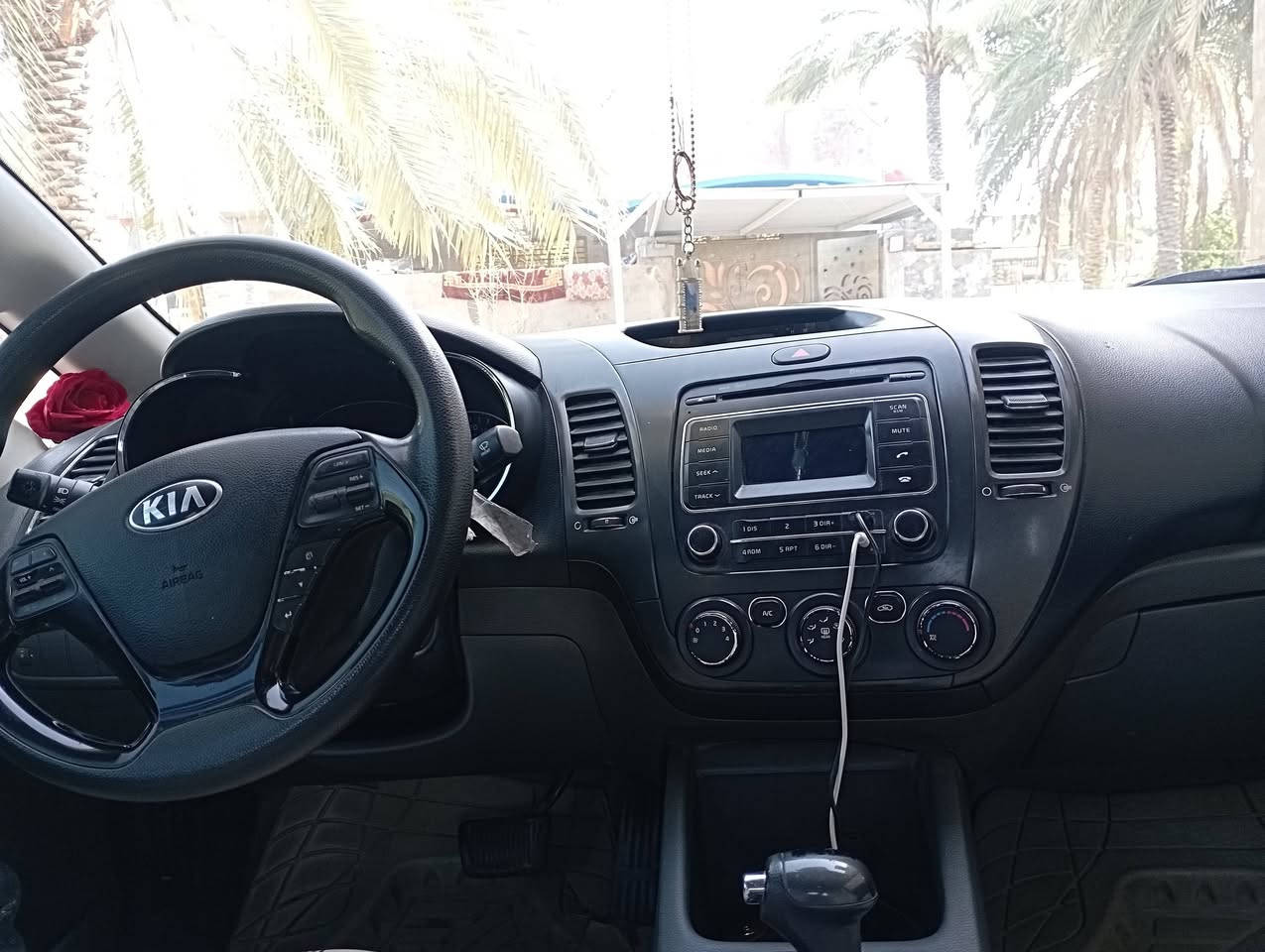 سيراتو خليجي 
2018 بدون مواصفات
بيه تبديل بابين وشوية صبغ كلهن بجهة السائق سياره جديده ونظيفه جداً 
السعر 120
***********
