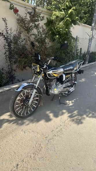 السلام عليكم من رخصة الادمن اخوان دراجتين للبيع موديل ٢٠٢٥ محرك (٢٥٠ cc ربع✈️ )نشاط وشلعه ومعدل مكفوله كفاله عامه وتجي تفحص وتشوف بعينك 
السعر ١٢٠٠ مليون وبيها مجال 

متواجد فيس وتساب 
***********
مكانها حديثه
