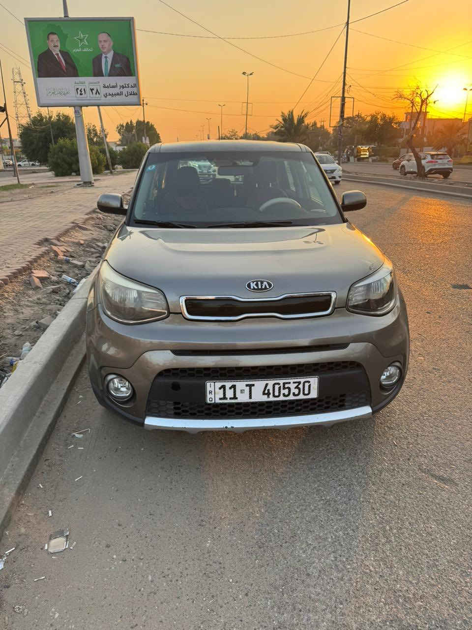 السلام عليكم للبيع سيارة كيا صول موديل ٢٠١٦ حجم المكينة ٢٠٠٠ الحمد لله السيارة ما مفتوحة مكينة كير صدر بلادي السيارة خير من الله بس بيها بعض الطخات البسيطة للاستفسار ع الرقم ***********
