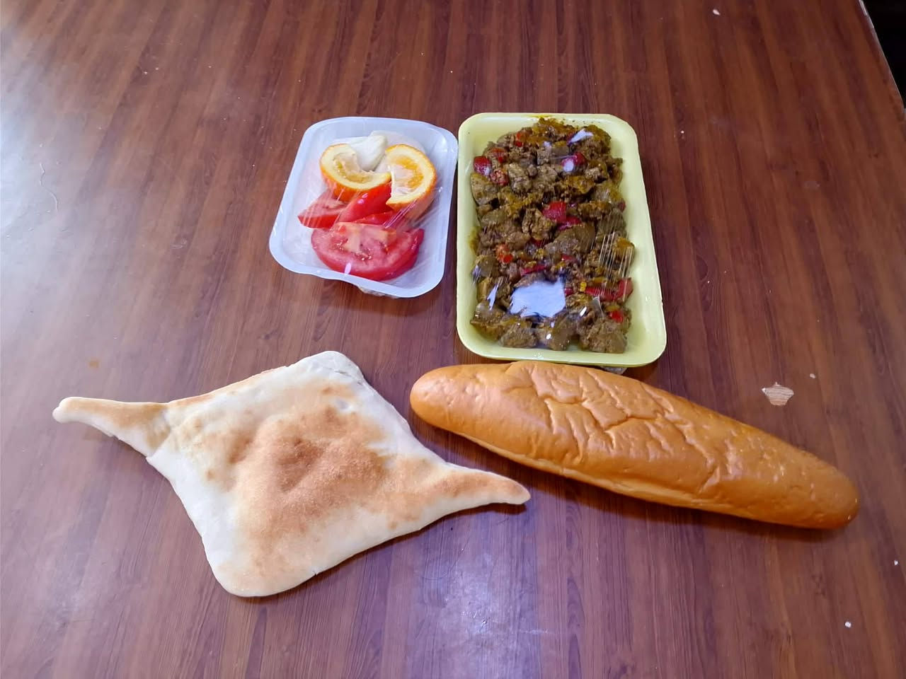عرض اليوم ب12الف فقططط وتوصيل مجاني 😍 

طبقين فشه 
طبق كبده دجاج 😍 بخضار 
طبق كباب عروك 
4اطباق سلطه 
8صمون 

للحجز رقم وعنوان أو من المحل ماكولات امي قرب باب مستشفى الزهراء مقابل صيدلية رسل***********
