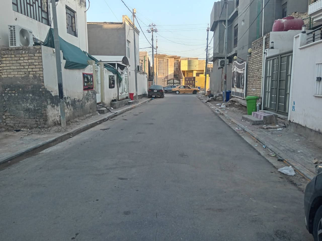 عرصه للبيع بحي الفرات بصف الركن تقع على شارع ١٠ متر المساحه ١٩٨ متر تبليط بصف الركن خلف شارع ٣٠ متر ثاني وحده عن شارع ٢٠ متر لمعرفه التفاصيل أكثر الإتصال الرقم *********** او مراسله الصفحه
