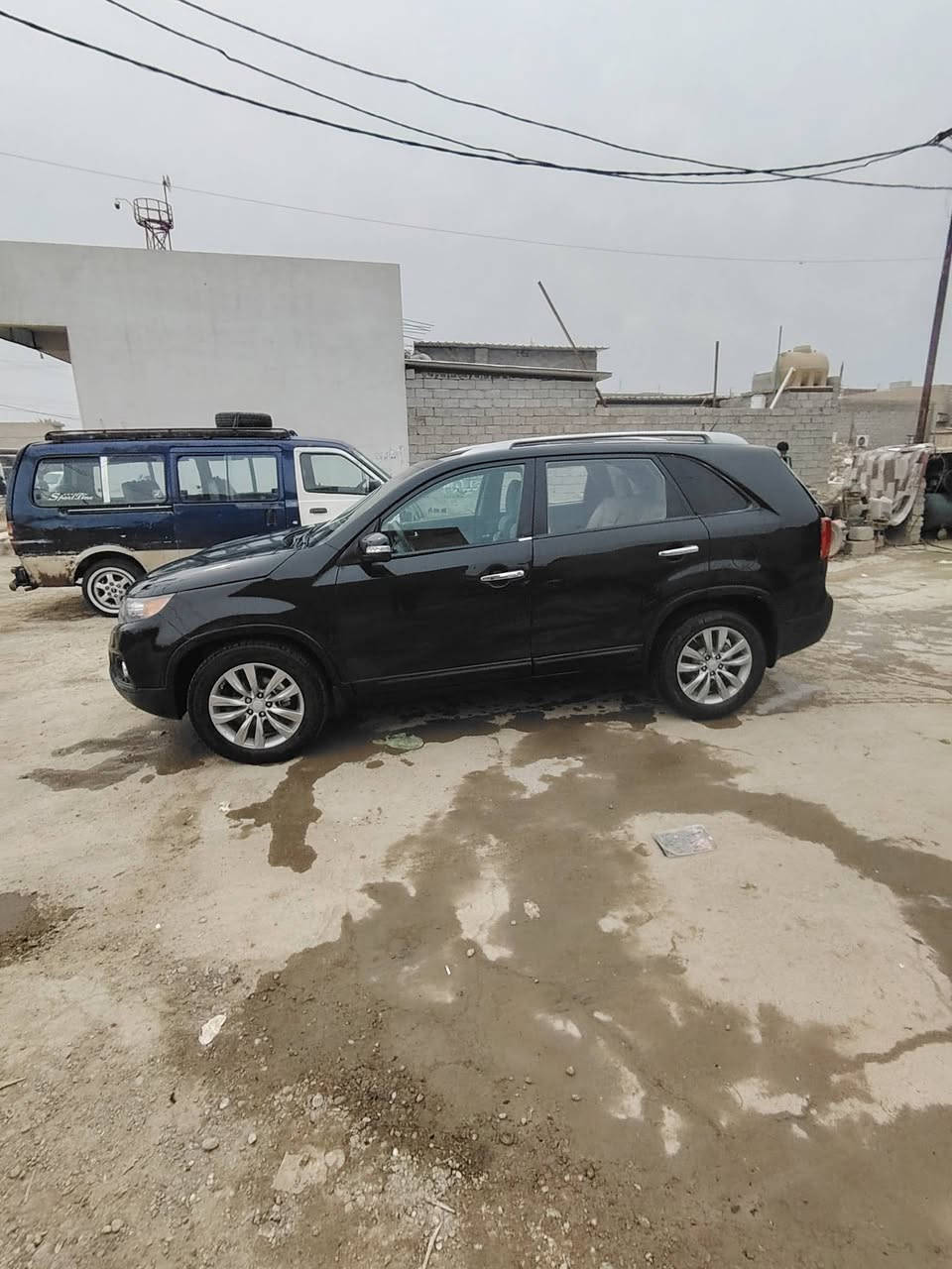 سورنتو ٢٠١١ رقم بابل انكليزي مشروع وطني
مصبوغة عام وارد امريكي
محرك ٣٥٠٠ مفتوح تبريد شغال ٣ قطع 
اشاير بالمري تحكم استيرن شاشة وكامرا
السعر ١٠٠ ورقة  وبيها مجال
مكان طارمية
هاتف
***********
***********
