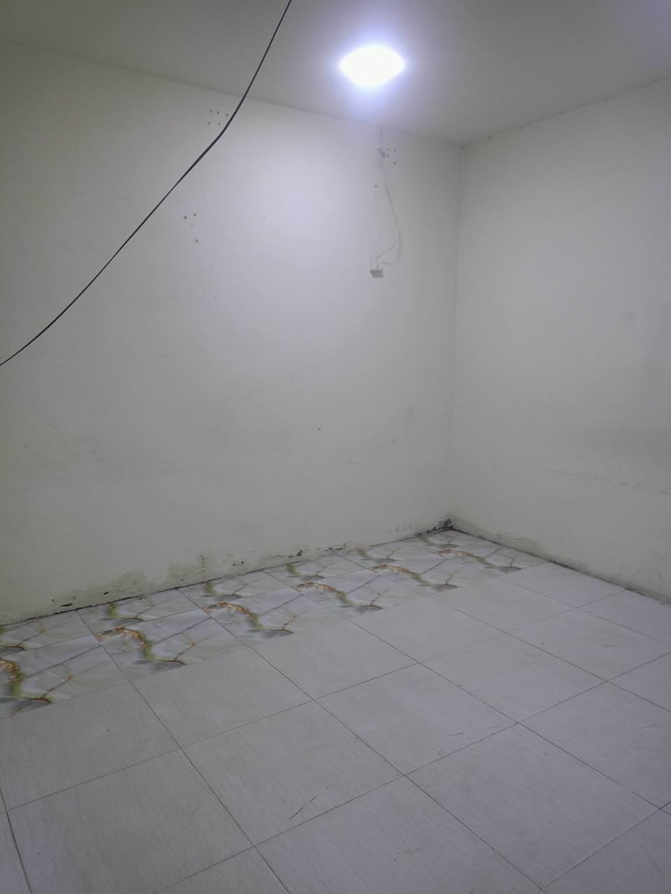 محل اللايجار
تحرير قرب شيف بشار 
عرض المحل 4متر  النزال10متر 
محل جاهز من كلشي 
الاستفسار ‏‪0774 809 8511‬‏
