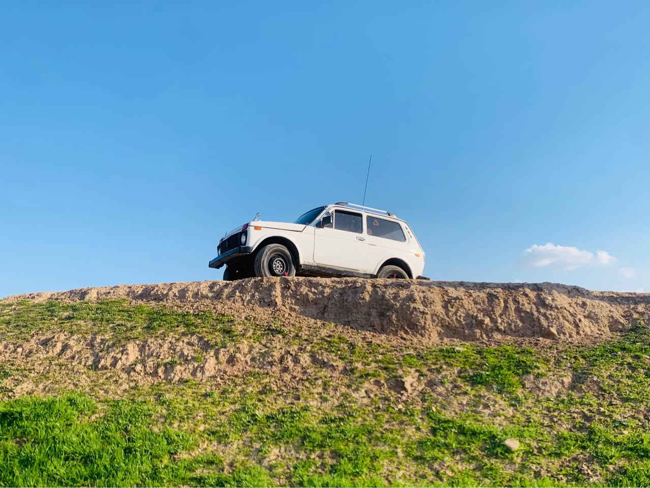 لادە رووسی مودیل ١٩٨٦گیرو مەکینە بەشەرت سیاراکی تابلی توند و تولو جوانە جوار تایای تازەی لە ژیرە تەقەو راقە بەشەرت تاعمیل حامە بو جوانی مەکینەی نیسانە ماشالله لای ئەوی لە بەقوتی جوار گیرە  ئارم پلاستیکی هەولیرە  بەشرتی ئاوالیات و دەزیاری و قەرداری....سحری ٢٥مەجالیکی کەم گوریناوەش ئەکەم لەسەر دل گرتن    شوین  دەروو بەری هەولیر ٠ أربيل, العراق


**إذا كنت صاحب هذا الإعلان وتريد حذفه لأي سبب، رجاءا أرسل رسالة إلى الدعم الفني**