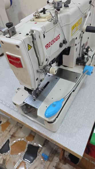 مكينه للبيع استعمال يومين او يوم ابيع شلع ما اجاوب على تعليق فقط اتصال ***********
