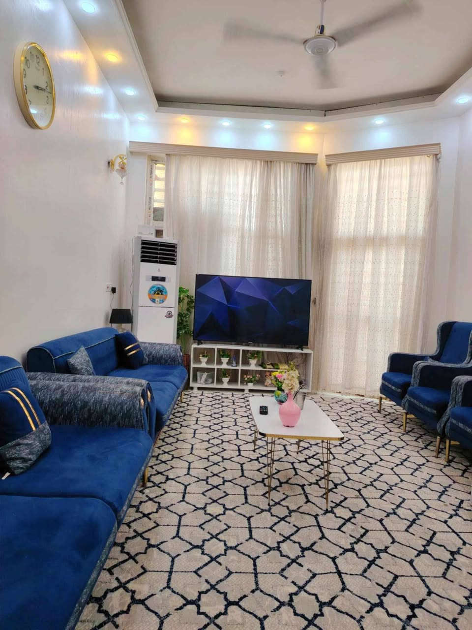 بيت طابقين مساحة 100 متر، يحتوي على 3 غرف نوم
سند 25. البناء طابوق مواد درجة أولى موقعه مجمع حي الامل الثاني ماء مجاري تبليط كافه الخدمات
 قريب على كنطرة السلام  يبعد عن الإمام 6 دقائق:
​السعر مع الأثاث الكامل: 155 مليون .
​السعر بدون أثاث: 145 مليون
باقي التفاصيل والصور على واتساب ***********
