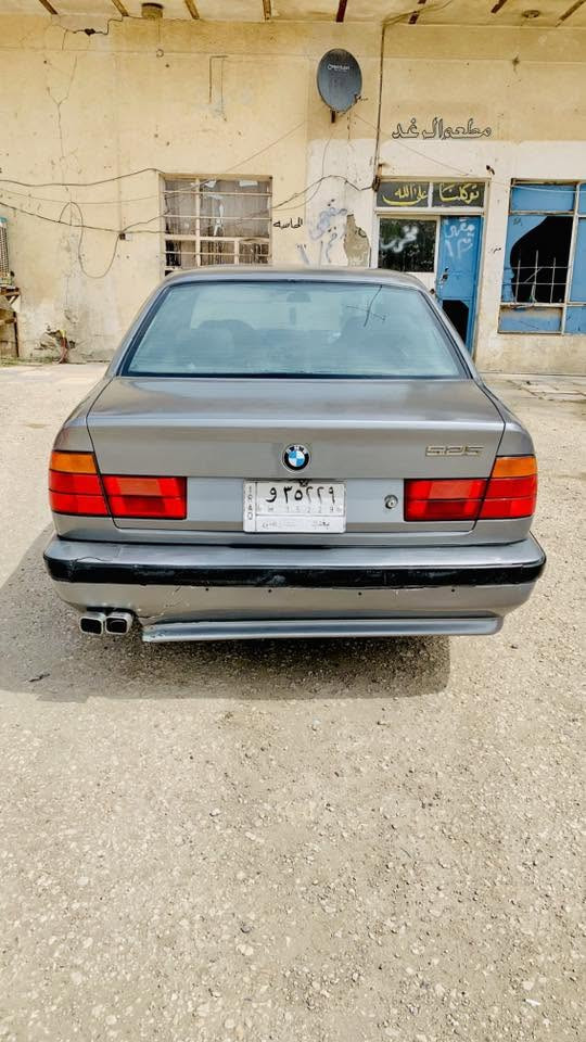 للبيع BMW حجم ٥٢٥ مسكر اصل موديل ١٩٩٢
رقم بغداد الجديد بأسمي تحويل مباشر السيارة مكفولة من الحادث عدة بارد بالجامل الامامي جهة العبري مواصفات 
كشنات كهرباء 
مري كهرباء 
قطعتين تبريد 
تنتة كهرباء 
بيها منظومة غاز تنسة الصرف و الدواز 
السعر ٦٥ $ وبيها مجال 
بيها ملاحظات بسيطة للاستفسار الاتصال عالرقم 
***********
