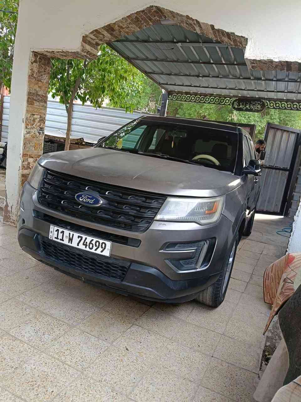 السلام عليكم فورد اكسبلور موديل 2019 رقم بغداد انكليزي هزة جديده سنويه جديده ورقم جديد باسمي شخصيآ تحويل مباشر محرك 6 سلندر 3700  كير تعليك شاشا كبيرة كامرة خلفيه دواره 
لايت زنون عالي ناصي السيارة بوليسي بيهه قطعتين ونص صور الحادث بالمنشور 
محرك كير تبريد خير من الله صدرهه زين للبيع او مراوس باقل شعندك نزل السعر 155 بيع سريع وهذا رقمي للاستفسار *********** مكاني بغداد
