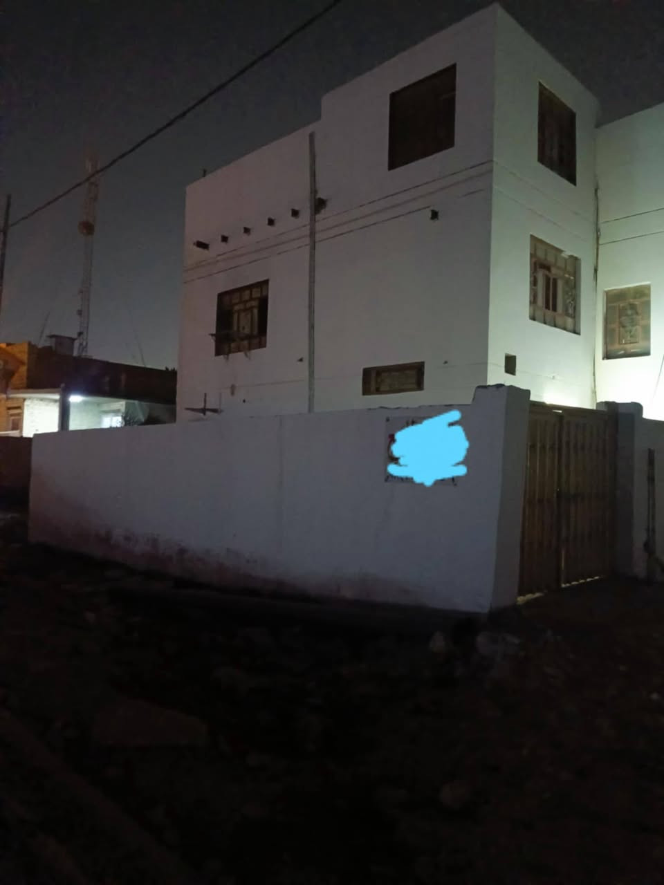 دار سكن للبيع طا بو صرف حي الحضارة ركن على شارعين 100 متر مربع 10 في 10 تقاطع مدرسة العبير وع اليمين قبل نهاية الشارع ع اليمين بيت ركن عال 
  طابقين نضيف عالي عن الشارع تبليط ومقرنص الطابق الأول غرفتين نوم وصاله ومطبخ وحمام وطارمة وحديقة الطابق الثاني غرفتين نوم وصاله بيت حلو كلش نظيف موقع تجاري 🌿
ـــــــــــــــــــــــــــــــــــــــــــــ
اي استفسار خاص واتساب 
‏‪***********‬‏☎️
‏‪***********‬‏☎️
