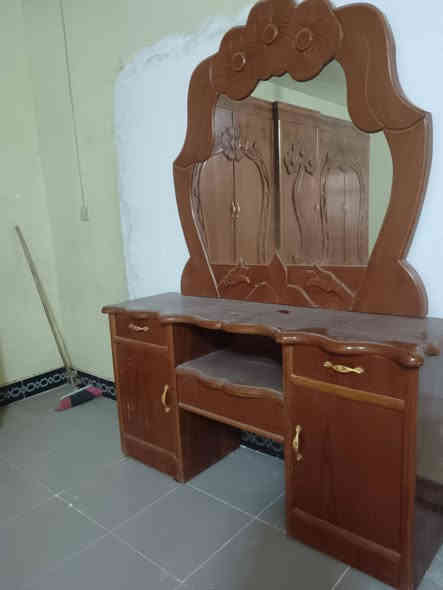 غرفه نوم للبيع
صاج من الداخل والخارج
نهايتها 700 والعنوان كوت الشهداء 
***********
