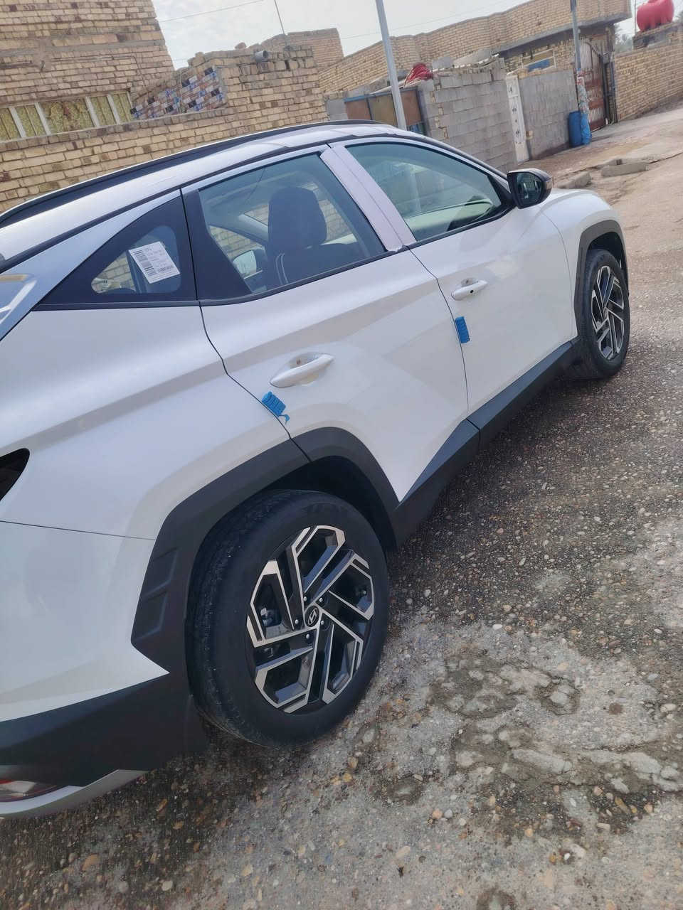 سلام عليكم توسان موديل ٢٠٢٥ خليجي كفاله عامه فول مواصفات فول ماشيه ٣٥ رقم بغداد تحويل مباشر مكان سياره ميسان سعر ٢٣٧ اتصال وساب ع رقم ***********
