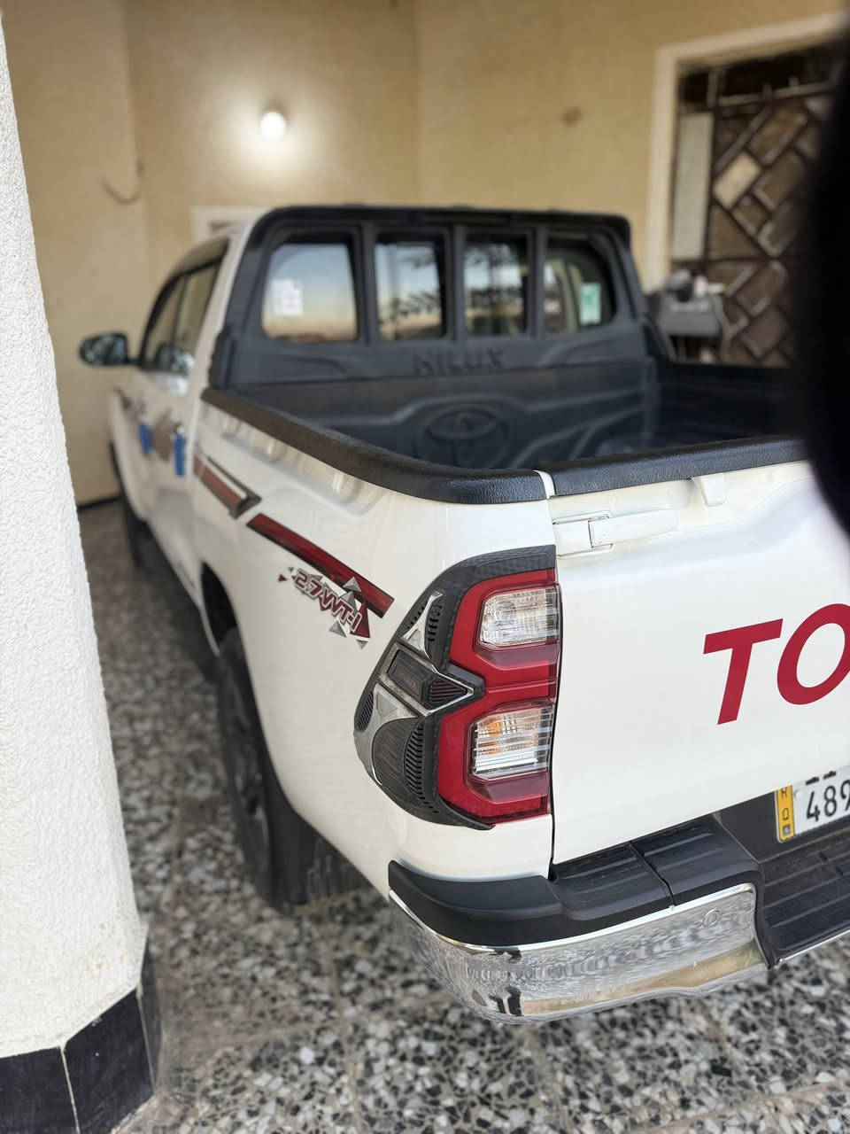 يالله السلام عليكم 
للبيع تيوتا هايلوكس ٢٠٢٢ ساز 
رقم بغداد مميز
ماشيه 90
مكفوله كفاله عام حتى من زلغ او رصعه شرط سونار
—— المواصفات——-
مري شفط
حساسا امامي خلفي 
كشنات تدفئه تبريد 
كامره
شاشا 
قطعتين تبريد 
كروز سرعه 
مثبت سرعه
مانع نزلاق
بنيد جگات 
٦ سماعات 
بصمه 
باقي المواصفات معروفه ساز فول

العنوان بغداد ناحية الرشيد 
***********
